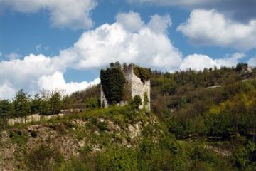 Immagini e angoli di Garbagna - Resti del castello